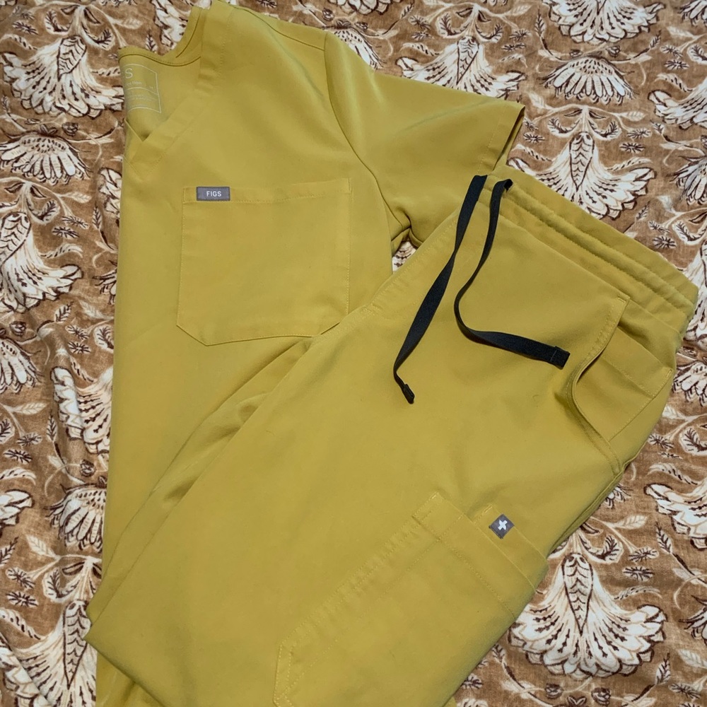 FIGS Womens Size M Scrub Set